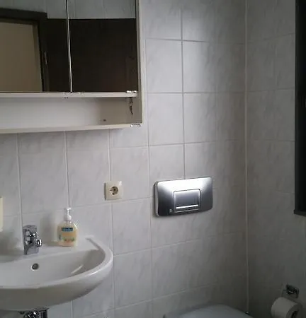 Apartmenthaus בית אירוח צוונקאו