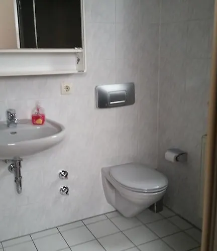 Apartmenthaus Alloggio in famiglia Zwenkau